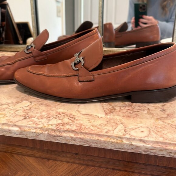 Ferragamo 13 loafer with horsebit / Gancio bit in Vicuna main image 9